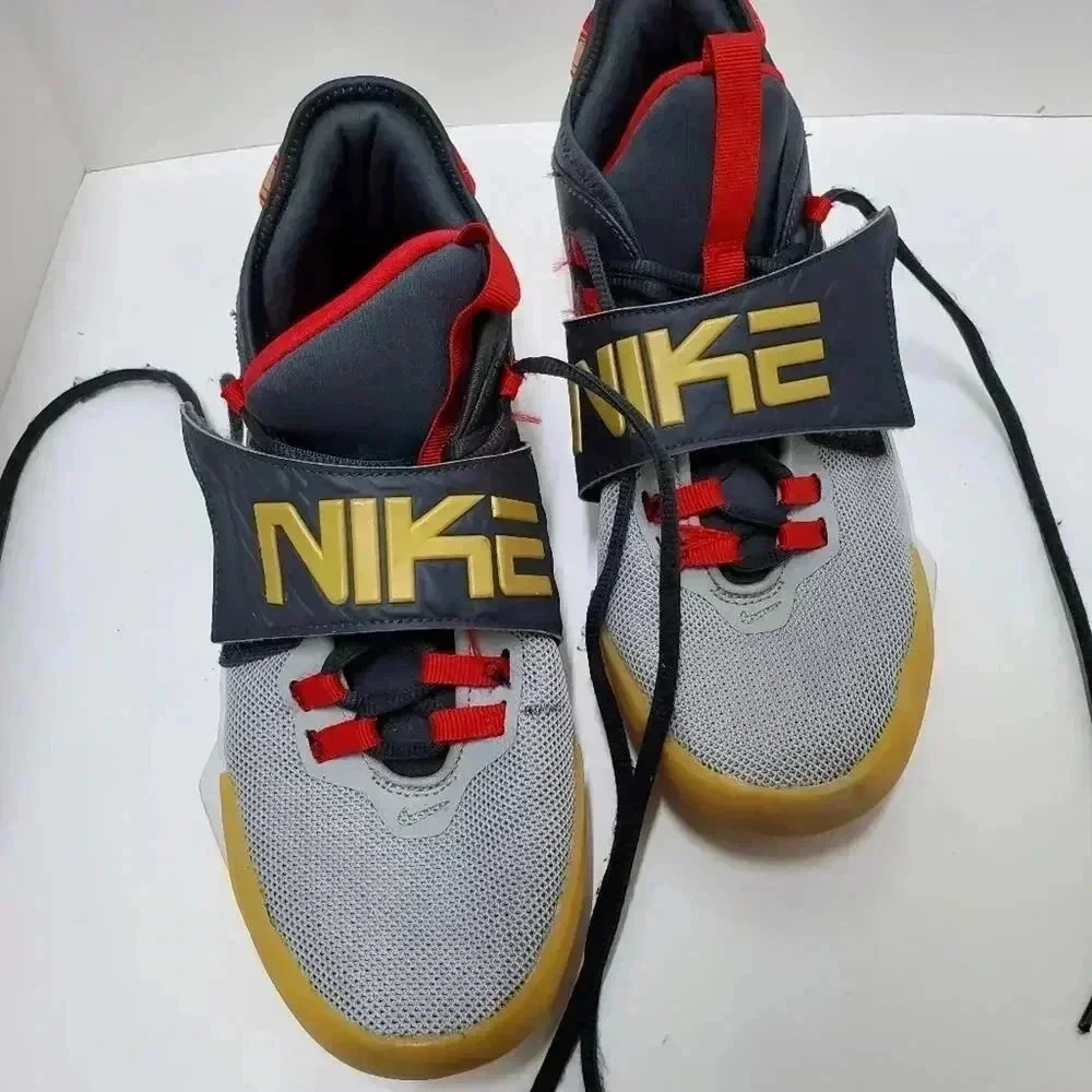 Nike Future Court 3 Basketball Shoe Size 7Y